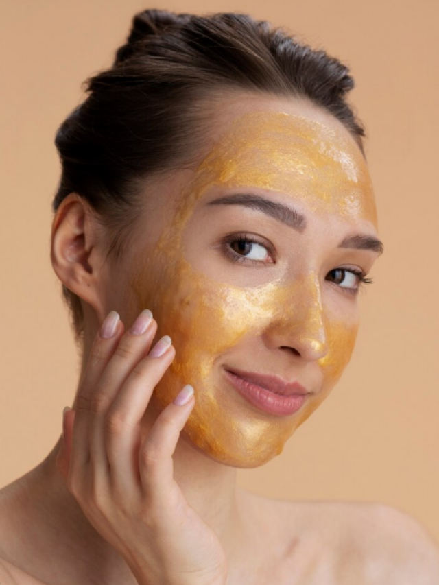 Homemade Face Packs: महंगे ब्यूटी प्रोडक्ट्स भूल जाएँ! ये 5 आसान होममेड फेस पैक बनाएं और 7 दिन में पाएँ चमकती त्वचा