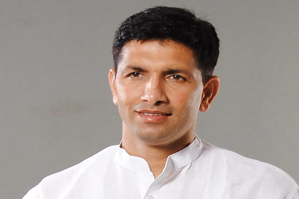 Jitu Patwari on BJP: ‘फिर भी अहंकार कम नहीं हो रहा’, यूपी के इंफ्लुएंसर के खिलाफ FIR पर भड़के जीतू पटवारी, भाजपा पर बोला तीखा हमला