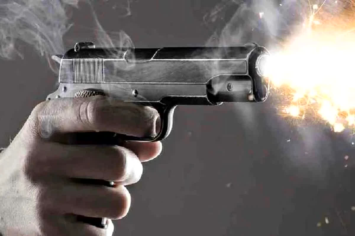 Aap Leader Lucky Oberoi Murder: दिग्गज आप नेता की दिन दहाड़े हत्या, हमलावरों ने गुरूद्वारे के बाहर गोलियों से भुना, इलाके में मचा हड़कंप