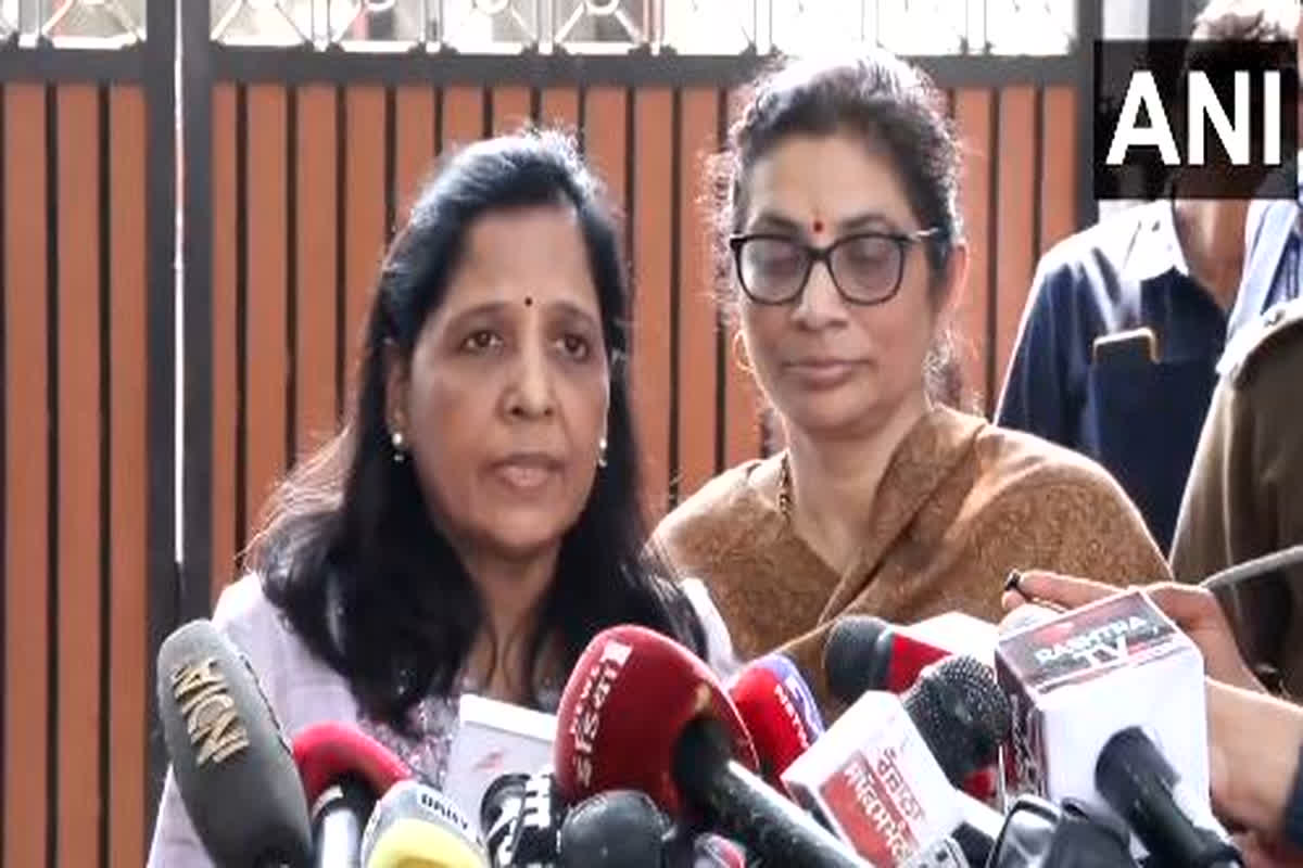 Delhi Liquor Scam: ‘संसार में कोई शक्तिशाली हो जाए’, केजरीवाल के बरी होते ही पत्‍नी सुनीता का पहला रिएक्‍शन, कहा- ‘अरविंद जी को बहुत तड़पाया’