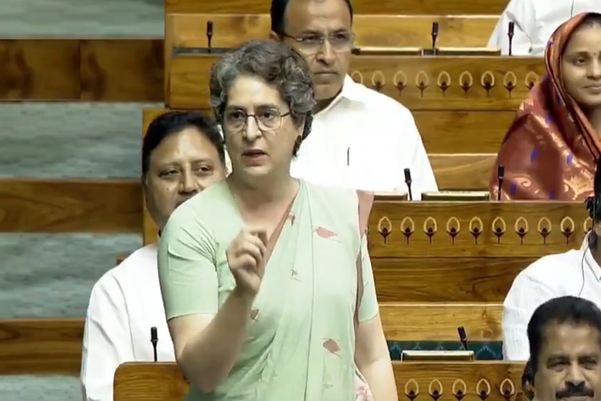 Priyanka Gandhi in Parliament: रिजिजू ने बोला हमला तो राहुल गांधी के बचाव में आई बहन प्रियंका, सरकार पर किया ये तीखा पलटवार, कहा- एक ही शख्स है जो..