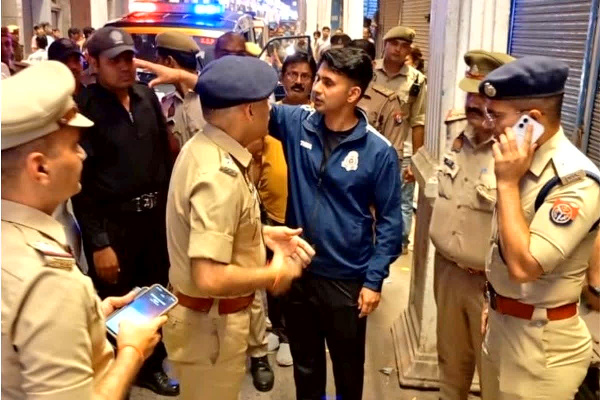 Aligarh BJYM Gangwar Video :  रील पर कमेंट पड़ा महंगा! भाजयुमो के दो गुटों में गैंगवार, 23 सेकंड में चलीं 12 राउंड गोलियां, लाइव वीडियो आया सामने