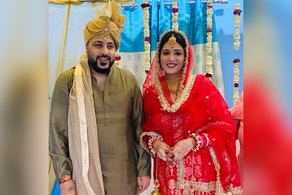 Badshah Isha Rikhi Wedding : बादशाह की दूसरी शादी! चोरी-छिपे ले लिए सात फेरे? ससुर के सामने वरमाला पहनते वायरल हुई रैपर की ये तस्वीरें