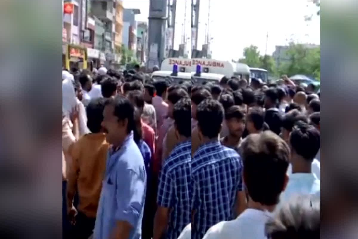 Bhopal Murder News : मामूली कहासुनी के बाद व्यापारी की बेरहमी से हत्या, देर रात वारदात के बाद इलाके में भारी तनाव, अब हिंदू संगठन कर रहे ऐसी मांग