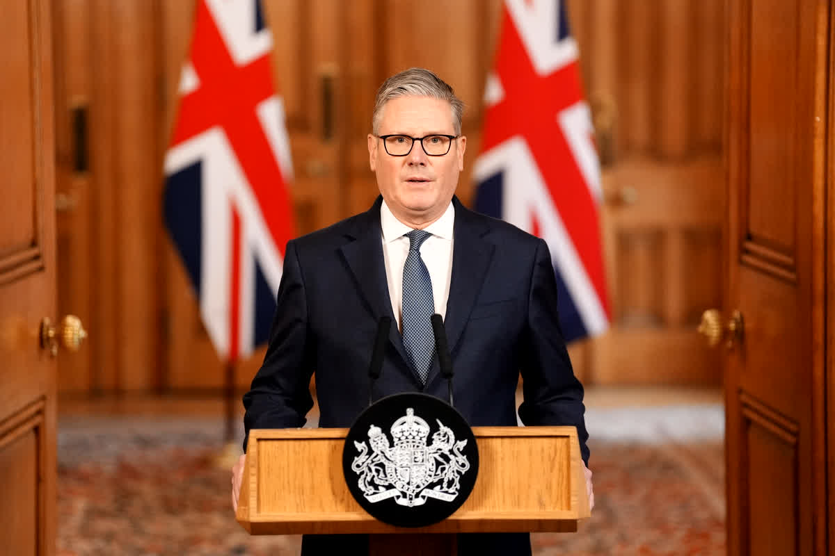 Britain PM Iran Airstrikes Decision: ट्रंप हुए निराश… ईरान हमले पर ब्रिटेन का यू-टर्न? संसद में पीएम स्टार्मर ने दिया बड़ा जवाब, हवाई हमलों पर कह दी ये बड़ी बात