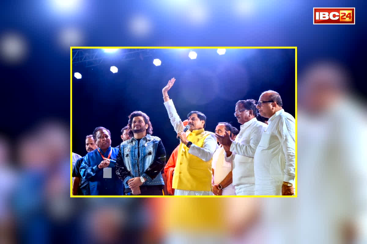 Simhastha 2028: सिंहस्थ-2028 में सनातन संस्कृति का वैभव देखेगी दुनिया, उज्जैन के राम घाट पर हुआ भव्य आयोजन, ड्रोन और लेजर शो से बना भक्तिमय माहौल