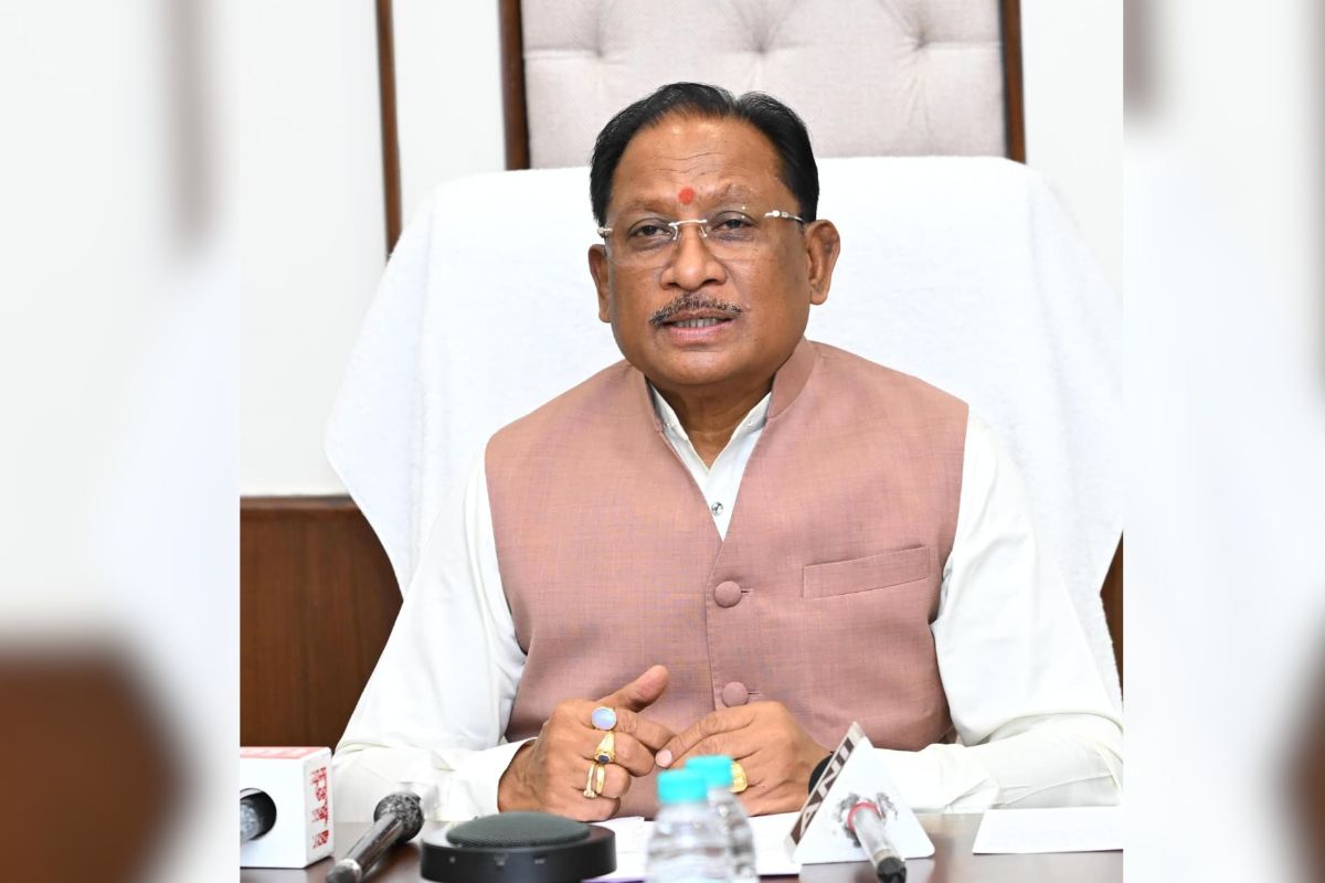 Vande Bharat: गौधाम योजना को लेकर छत्तीसगढ़ में सियासत! सीएम साय ने कांग्रेस पर साधा निशाना तो विपक्ष ने ऐसे किया पलटवार