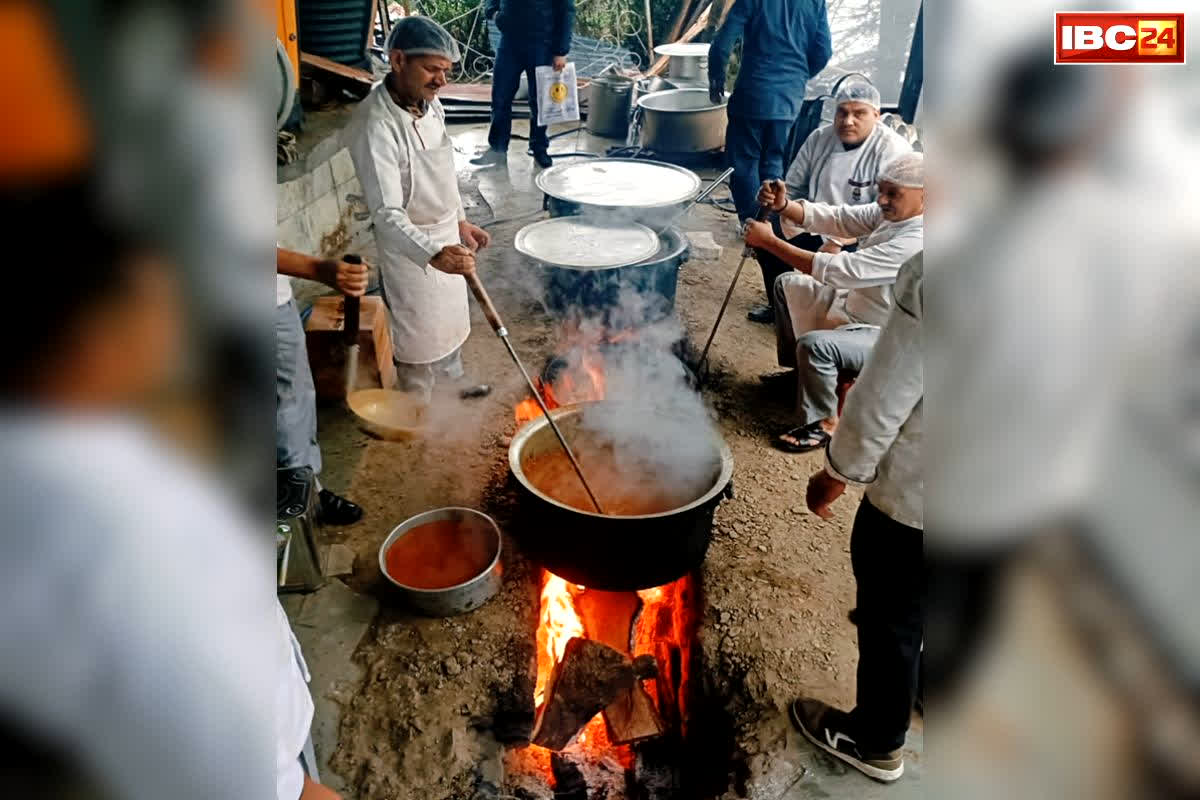 Himachal LPG Cylinder Shortage: मुख्यमंत्री का दावा ‘राज्य में LPG के  थोड़ी सी कमी’.. अब उन्हीं के मंत्री, नेताओं, अफसरों के लिए लकड़ी के चूल्हें में पकाया जा रहा खाना