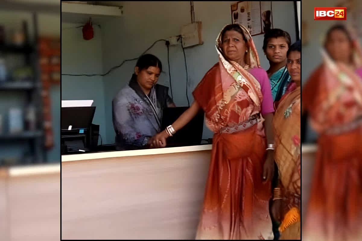 Lakhpati Didi Chhattisgarh : मजदूरी से लखपति दीदी तक का सफर, धमतरी की मधु कंवर ने ऐसे बदली अपनी तकदीर, अब गांव की महिलाओं के लिए बनीं प्रेरणा