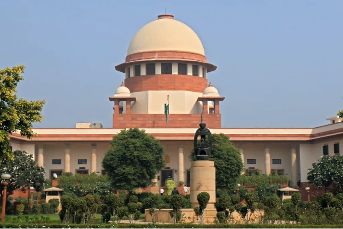 Supreme Court Verdict On Menstrual Leave : “ऐसे तो फिर महिलाओं को कोई जॉब नहीं देगा” पीरियड लीव याचिका पर सुप्रीम कोर्ट का बड़ा फैसला