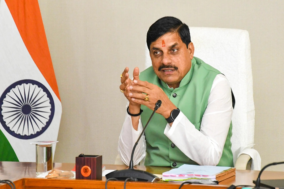 Mohan Yadav Sidhi Visit: मध्यप्रदेश के कई अफसरों हो सकता है बड़ा एक्शन! अचानक सीधी दौरे पर पहुंचे मुख्यमंत्री यादव ने दिए संकेत, कहा- उन्हें मंत्रालय में बैठाना ज्यादा अच्छा