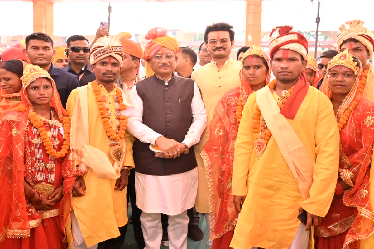 Mukhyamantri Kanya Vivah Yojna : 240 नवविवाहित जोड़ों को मुख्यमंत्री ने दिया आशीर्वाद, बोले- ‘हर बेटी के सुरक्षित भविष्य के लिए संकल्पित है हमारी सरकार’