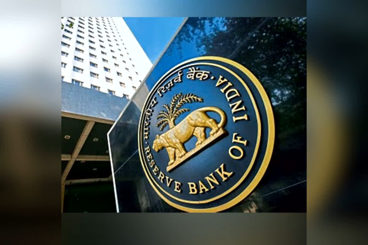 Bank New Rules: सरकार ने किया बैंकिंग नियमों में बड़ा बदलाव! अब खाते में जोड़ सकेंगे इतने नॉमिनी, नहीं फंसेगा बैंक में आपका पैसा?