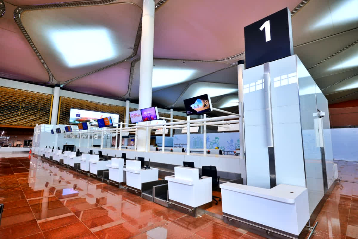 Noida International Airport Inauguration :  PM मोदी करेंगे कल करेंगे नोएडा इंटरनेशनल एयरपोर्ट के फेज-1 का लोकार्पण, अब यूपी होगा 5 अंतरराष्ट्रीय एयरपोर्ट वाला पहला राज्य