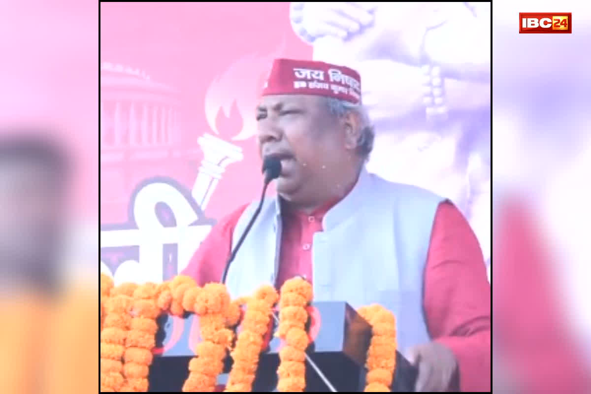 Sanjay Nishad Cry in Gorakhpur : “पिछली सरकार में मेरी बहन-बेटियों की इज्जत लूटी गई है” मंच पर फूट-फूटकर रो पड़े योगी सरकार के मंत्री, लगाए और भी कई गंभीर आरोप