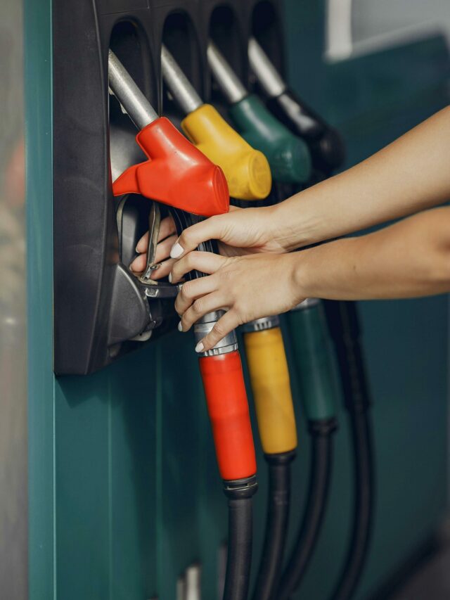 Cheapest Petrol: यकीन नहीं होगा! इन देशों में पेट्रोल का दाम पानी से भी सस्ता!