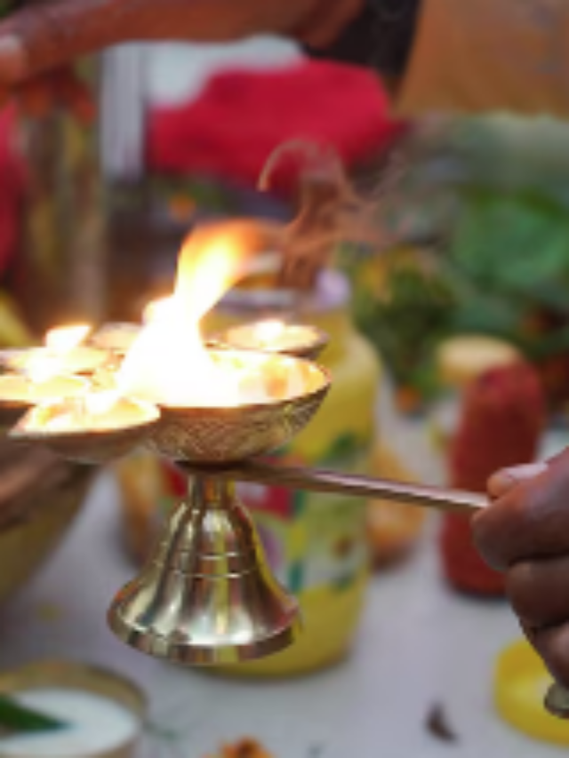 Vrat Rakhne Ke Fayde: क्या आप भी रख रहे हैं नवरात्रि व्रत? जानिए कैसे ये छोटा सा कदम आपकी बॉडी को बना सकता है सुपर फिट!