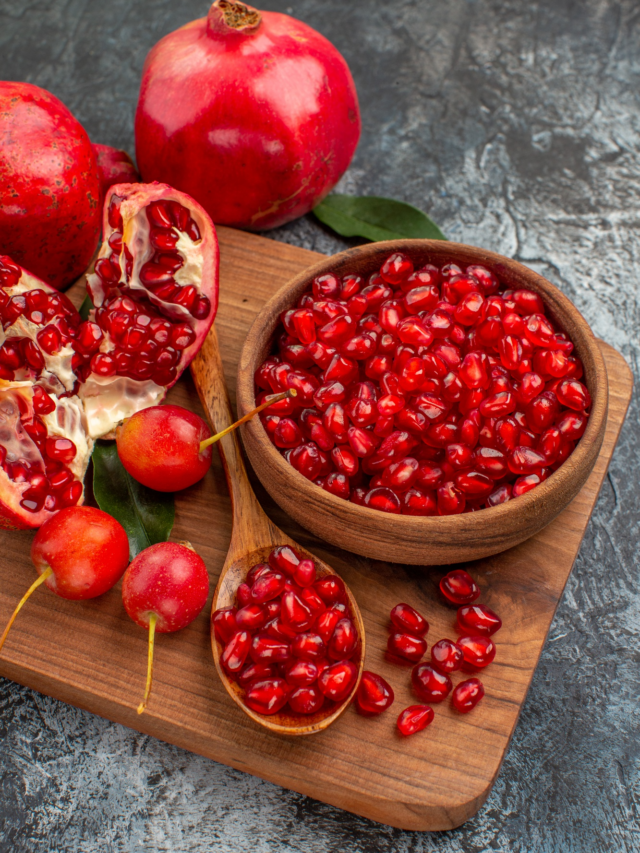 Summer Juicy Fruits: गर्मियों में शरीर को हाइड्रेट और एनर्जी चाहिए? ये 5 जूसी फल हैं हर घर में जरूरी!