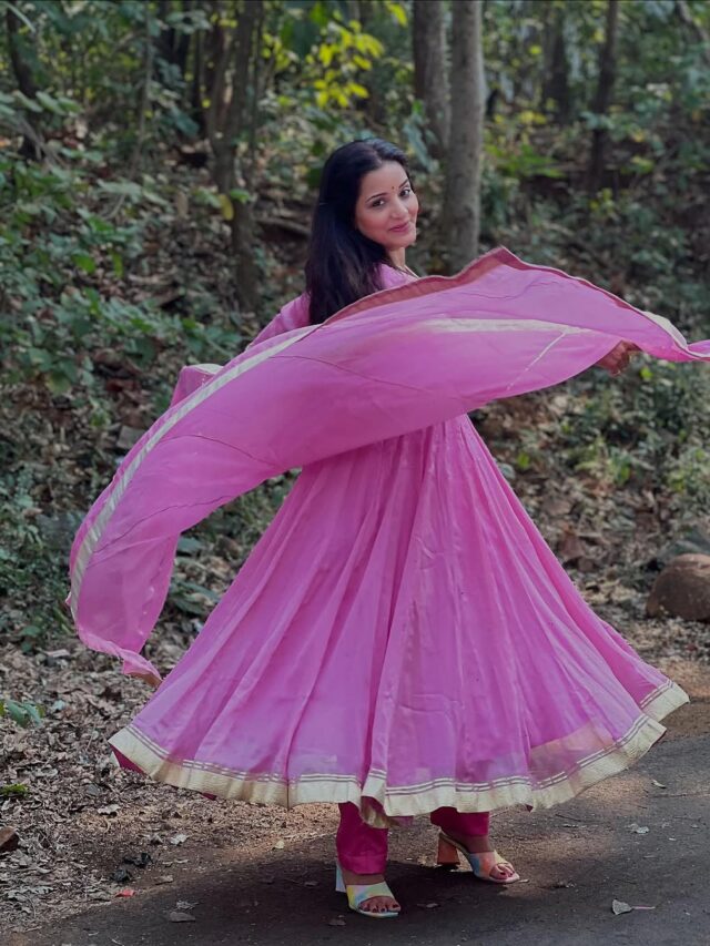 Monalisa Hot Pics : क्या आपने देखा मोनालिसा का सादगी भरा ये अवतार, सोशल मीडिया पर वायरल हुई तस्वीरें