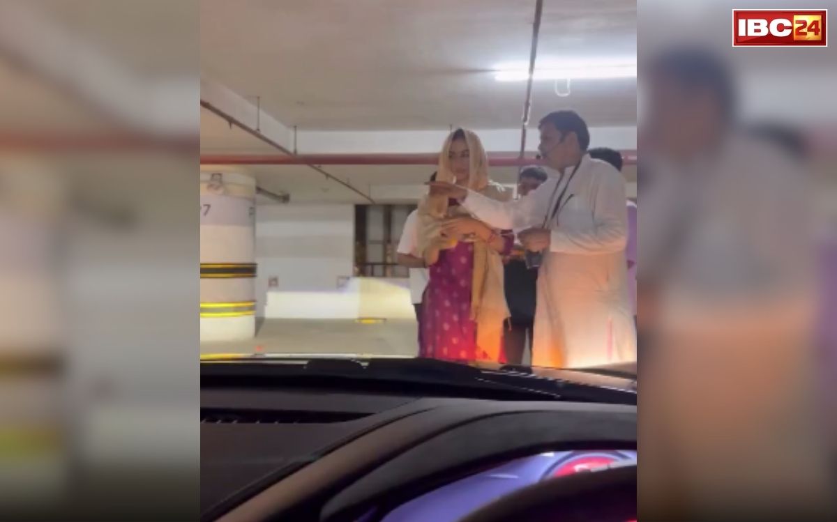 Hardik Pandya New Car: हार्दिक पंड्या ने खुद को दिया 12 करोड़ का गिफ्ट! खरीदी नई… ये करती दिखीं गर्लफ्रेंड महिका शर्मा, वीडियो वायरल