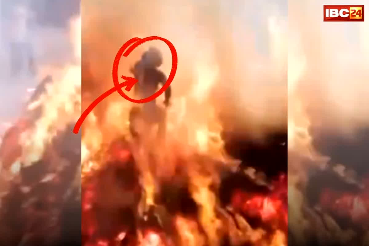 Mathura Holika Dahan Viral Video: ‘यह मेरा चमत्कार नहीं..’, होलिका दहन की जलती आग में घुसा युवक, अगले ही पल जो दिखा उसने सबको कर दिया स्तब्ध!