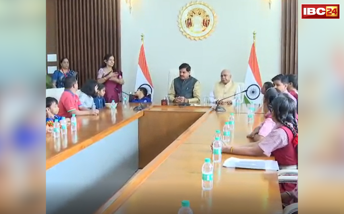 MP CM Mohan Yadav Birthday: मुख्यमंत्री डॉ. मोहन यादव का जन्मदिन बना खास, CM हाउस में लाड़ली बहनों ने गाया ये गाना, दिव्यांग बच्चों ने साइन लैंग्वेज से जीता दिल