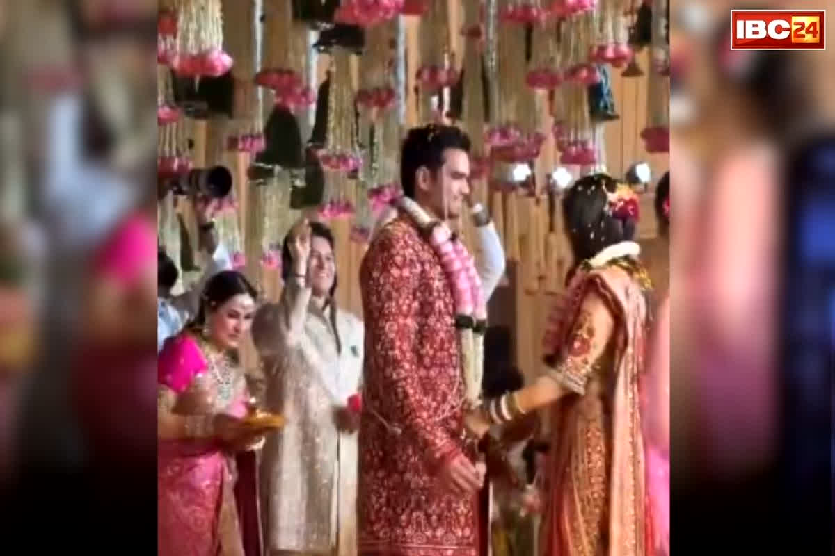 Arjun Tendulkar Wedding: शादी के बंधन में बंधे अर्जुन तेंदुलकर, वरमाला पहनाकर दुल्हन को बनाया अपना, पीछे खड़े पिता सचिन ने किया कुछ ऐसा, वीडियो हुआ वायरल