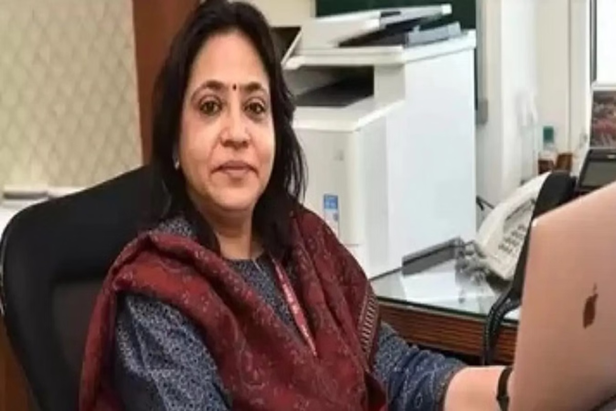 IAS Richa Sharma News: कई मिनट तक लिफ्ट में फंसी रही छत्तीसगढ़ की ये सीनियर महिला IAS अफसर, घुटन से बिगड़ी हालत, ऐसे निकलवाया खुद को बाहर