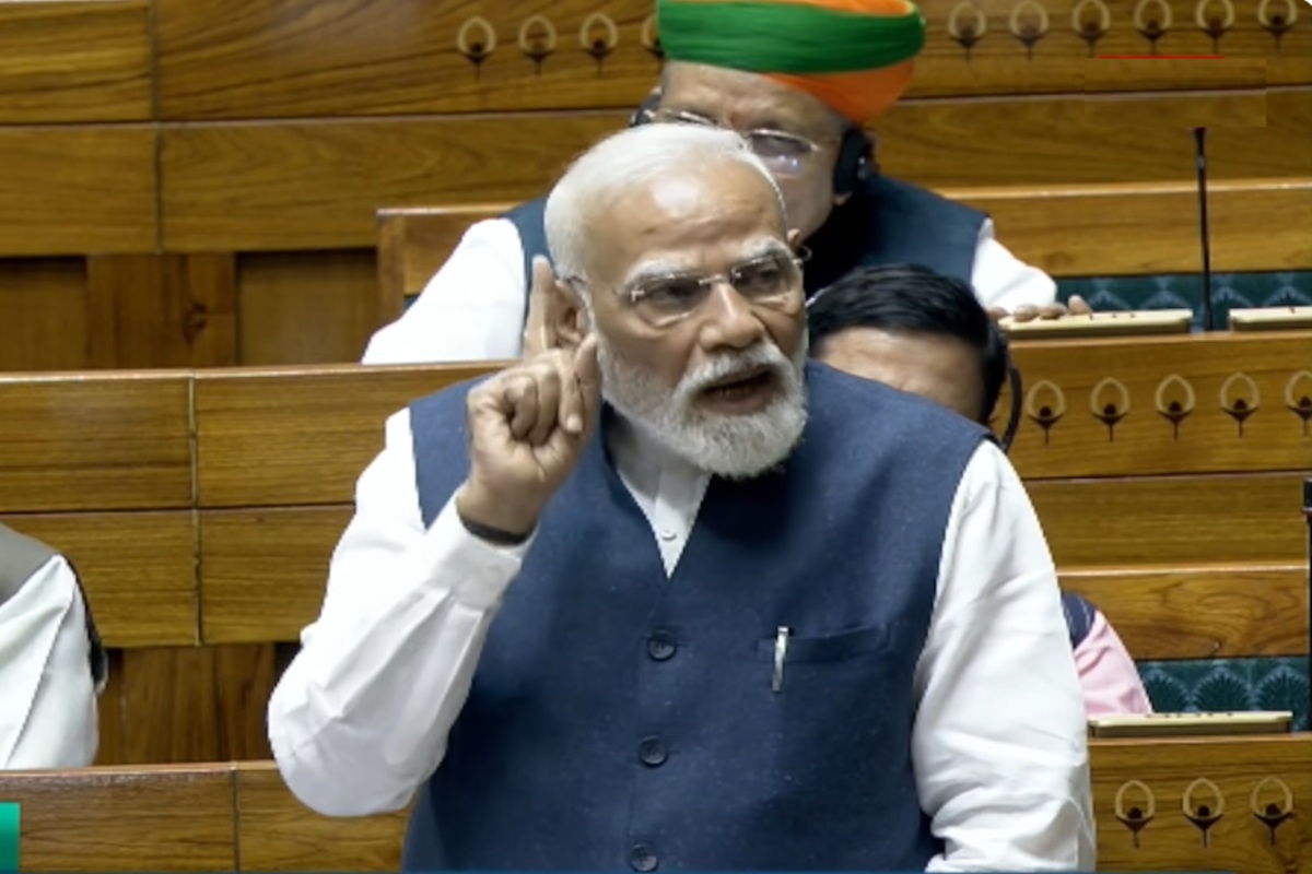 PM Modi in Parliament: संसद में काले कपड़े पहनकर इस पार्टी के सांसद, पीएम मोदी ने कसा तंज, कहा- आपके कपड़े हमारे लिए नजर का टीका