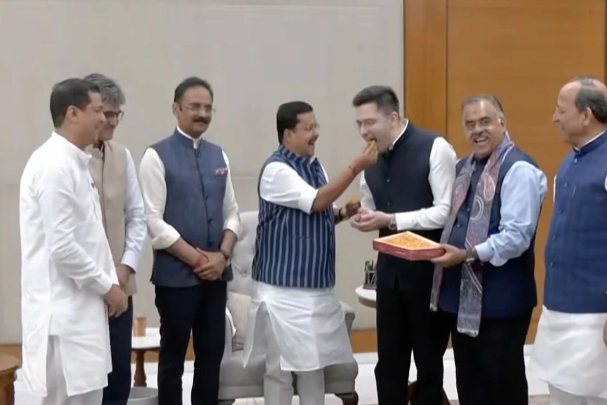 Raghav Chadha joins BJP: भाजपा में शामिल हुए राघव चड्ढा सहित ये दिग्गज नेता, पार्टी अध्यक्ष नितिन नबीन ने दिलाई सदस्यता, देखें तस्वीरें