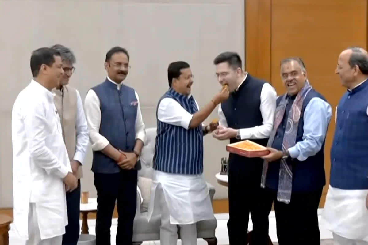 Vande Bharat: ‘आप’ का उड़ता पंजाब, सियासत बेहिसाब! बीजेपी में शामिल हुए राघव चड्ढा, किस-किस ने केजरीवाल से किया किनारा?