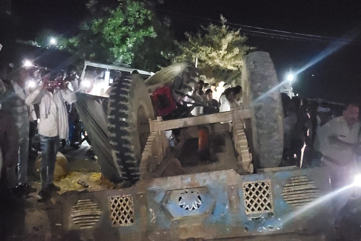 Sheopur Road Accident: मध्यप्रदेश के इस जिले में दर्दनाक सड़क हादसा, अनियंत्रित होकर पलटी ट्रैक्टर-ट्रॉली, देखते ही देखते चली गई इतने लोगों की जान