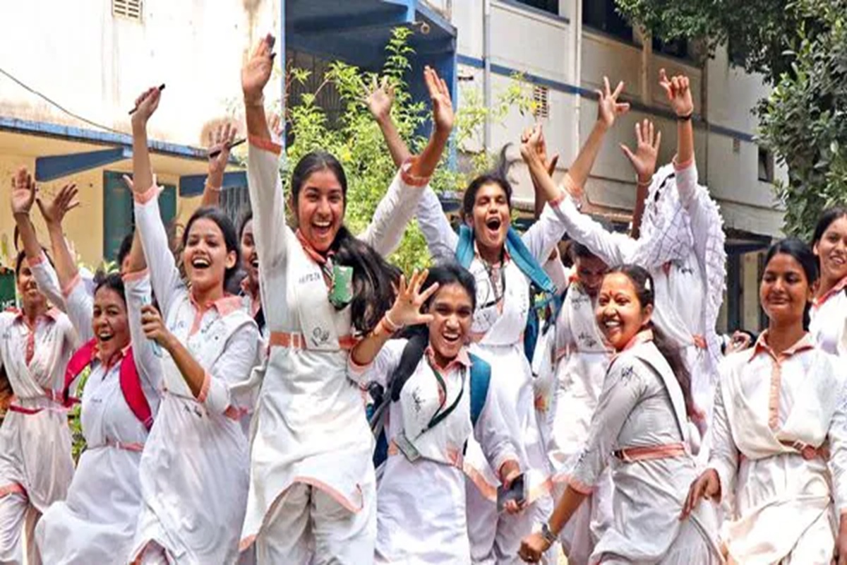 CBSE Class 10th Result Topper List: CBSE 10वीं रिजल्ट में लड़कियों ने फिर मारी बाजी, ये रीजन रहा देशभर में अव्वल, यहां देखें टॉपरों की पूरी लिस्ट