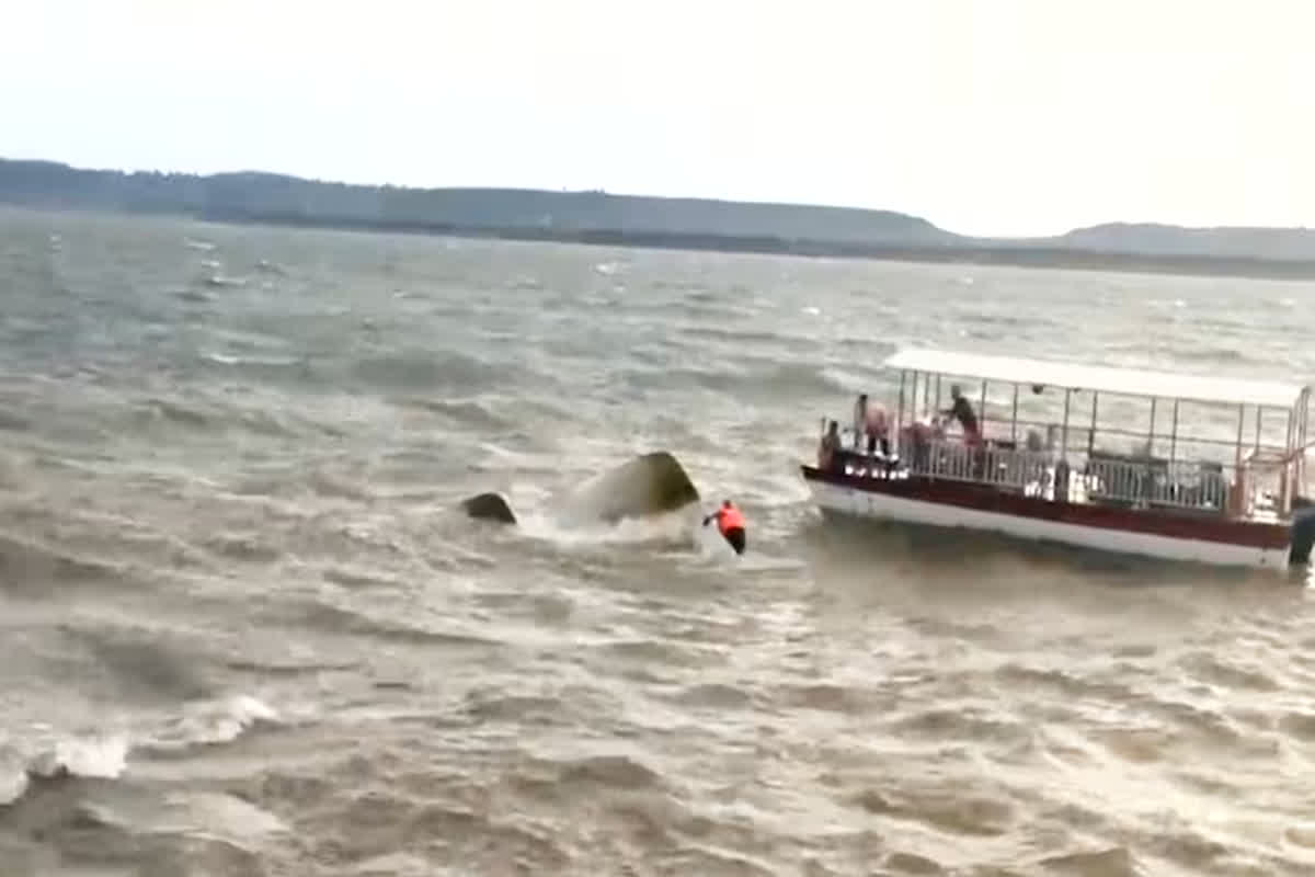 Bargi Dam Cruise Hadsa: जबलपुर बोट हादसे में अबतक 4 लोगों की मौत, मृतकों के परिवार को इतना मुआवजा देगी सरकार, रेस्क्यू ऑपरेशन अभी भी जारी
