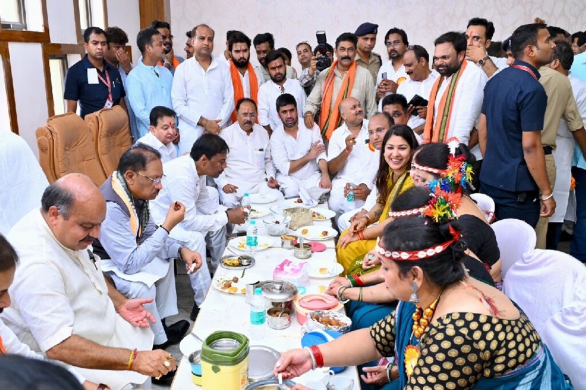 शहमात The Big Debate: मेल-जोल का टिफिन प्लान.. BJP का नया अभियान! कांग्रेस नेताओं ने कसा तंज, आखिर क्या है भाजपा के नए मिशन का मकसद?