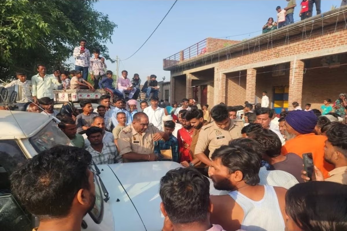 UP News: शादी का मंडप बना जंग का मैदान! पूरी नहीं हुई ये डिमांड को किन्नरों ने दूल्हे के भाई के साथ किया खौफनाक कांड, इतने लोग पहुंचे सलाखों के पीछे