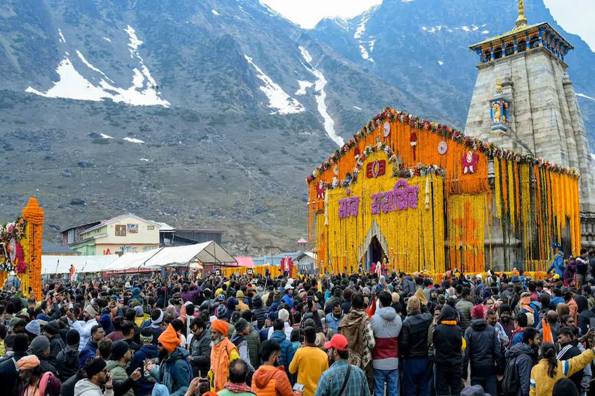 Char Dham Yatra 2026: चारधाम यात्रा ने पकड़ी रफ्तार, कपाट खुलते ही उमड़ा आस्था का सैलाब, अब तक इतने लाख लोगों ने किए दर्शन