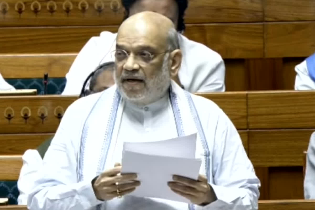 Amit Shah Speech In Parliament: ‘प्रियंका से भाषण देना सीखें राहुल गांधी’, गृह मंत्री अमित शाह ने नेता विपक्ष पर क्यों साधा निशाना? सदन के कह दी ये बात