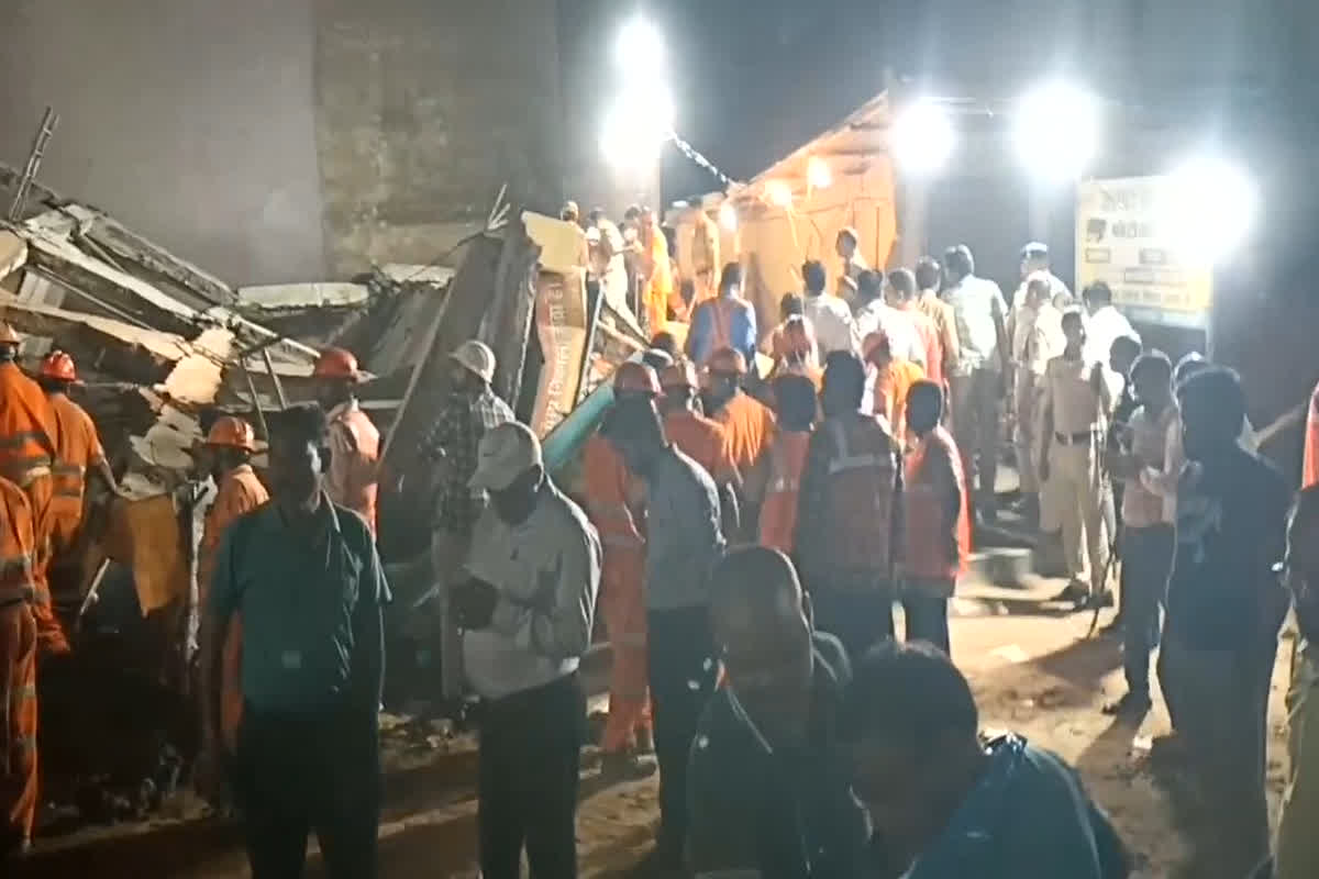 Anuppur Building Collapse News : अनूपपुर में अचानक ढही चार मंजिला बिल्डिंग, दो की मौत, कई के दबे होने की आशंका, सीएम ने जताया दुःख