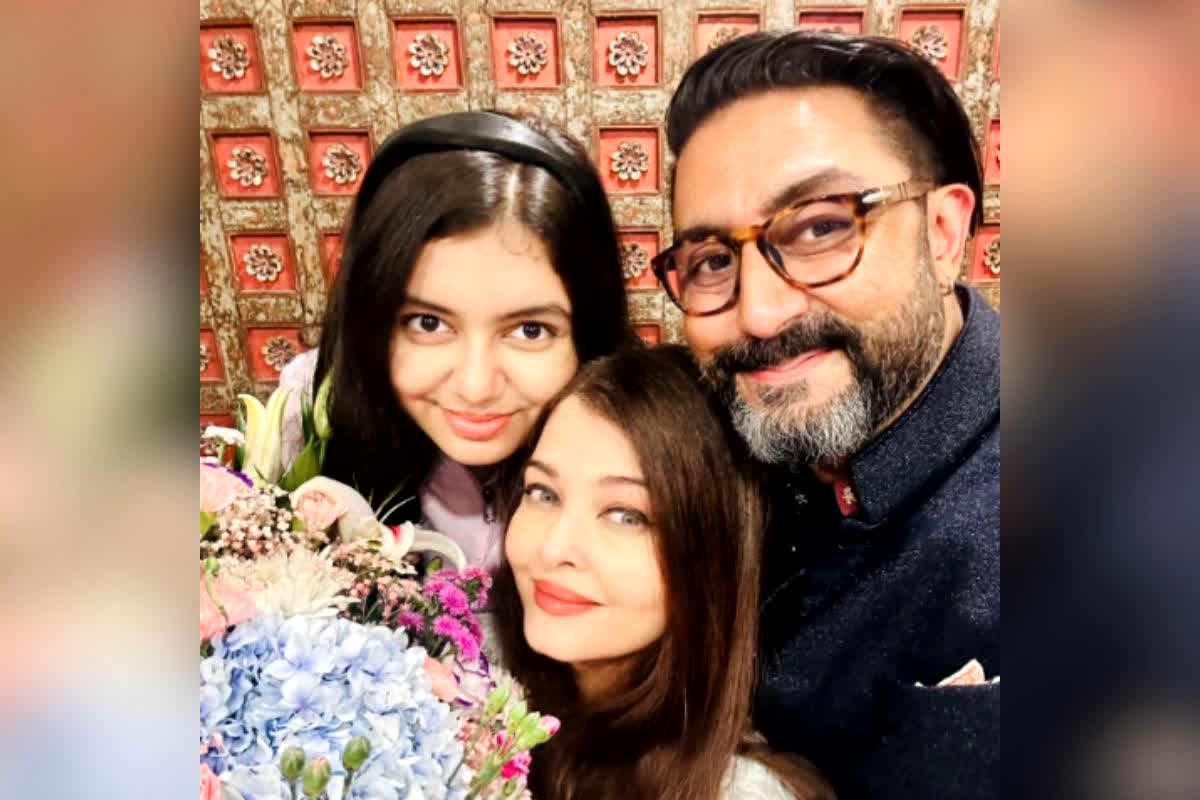 Aishwarya Rai Abhishek Bachchan Anniversary : तलाक की अफवाहों के बीच बड़ा ट्विस्ट! 19वीं सालगिरह पर इस स्टार कपल की एक फोटो ने सब कुछ बदल दिया