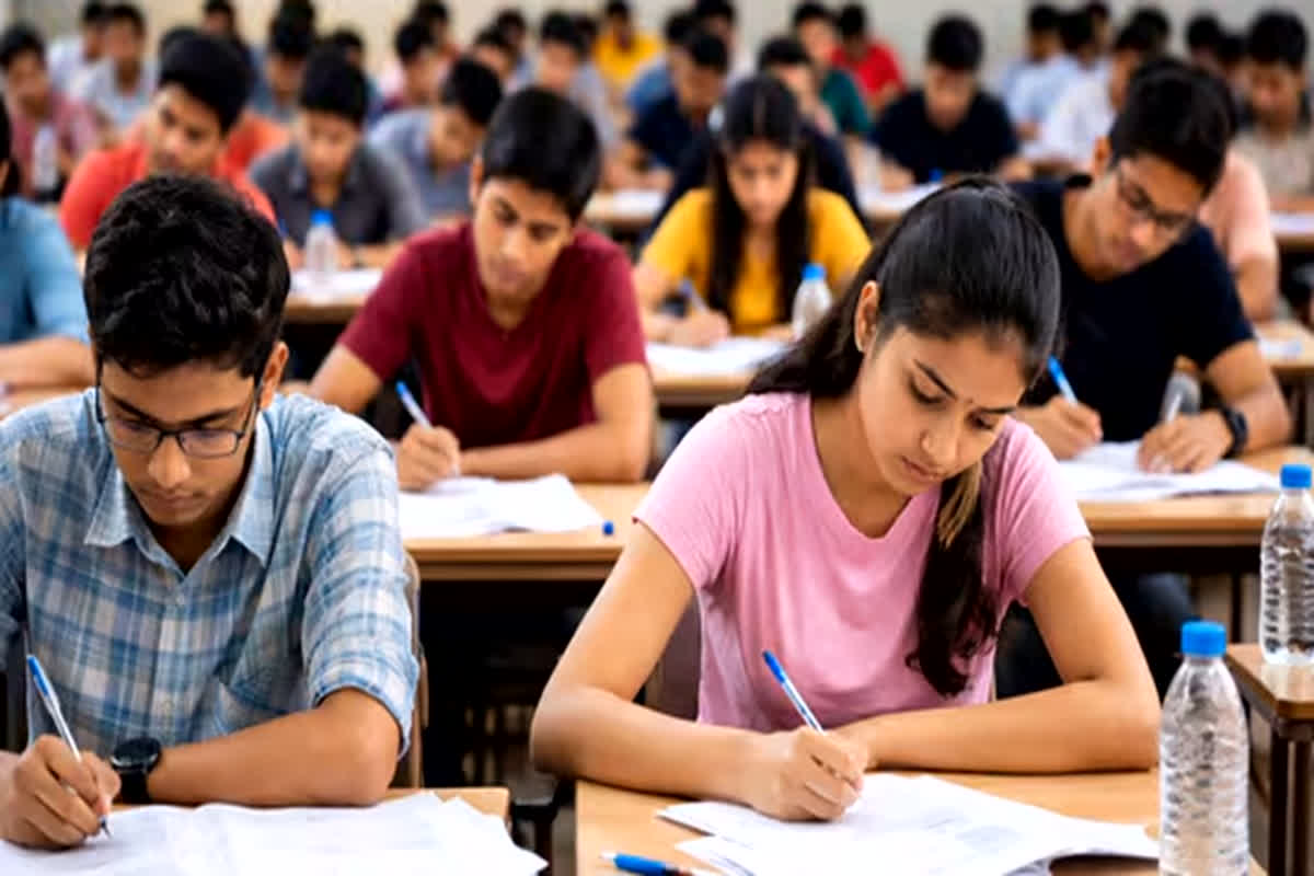 CISCE Results 2026 Live  : इंतजार खत्म! CISCE ने जारी किए 10वीं-12वीं के नतीजे, रिकॉर्ड तोड़ रहा पास प्रतिशत,  ऐसे चेक करें अपनी मार्कशीट