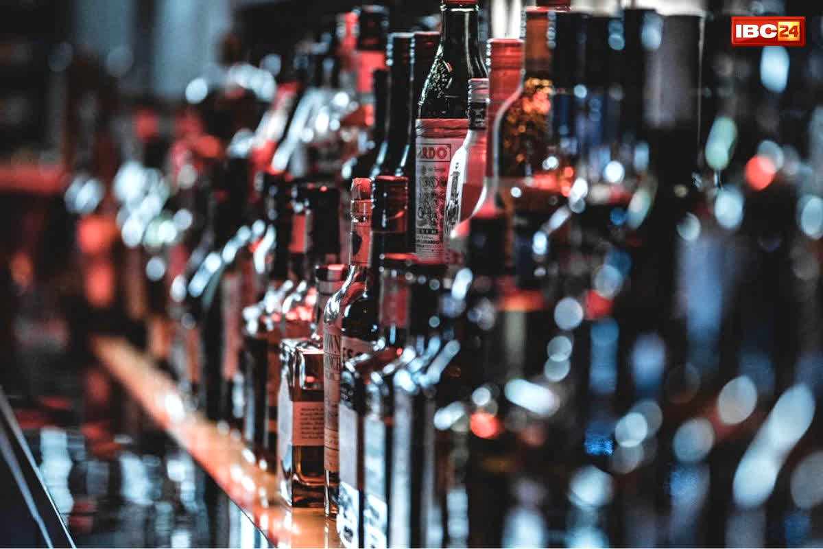 Chhattisgarh Liquor News : शराब प्रेमियों के लिए जरूरी खबर! अब  कांच की बोतल नहीं इस चीज में मिलेगी शराब, अगले महीने से लागू होगा नया नियम, सरकार ने लिया बड़ा फैसला