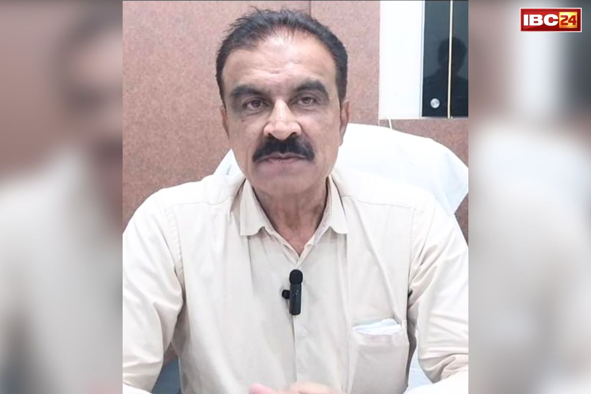 CMHO Sanjay Mishra Suspended: जिले के CMHO सस्पेंड.. आदेश जारी होते ही स्वास्थ्य महकमें में मचा हड़कंप, पढ़ें क्या लिखा है निलंबन आदेश में..