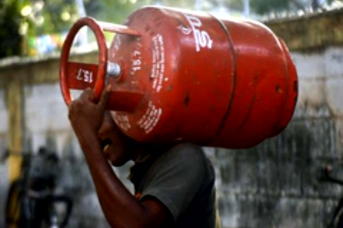 LPG Cylinder Price 9 April 2026: क्या वाकई में बदलने वाले हैं एलपीजी सिलेंडर के दाम? सरकार ने किया ऐसा खुलासा, जो सबको हैरान कर देगा!