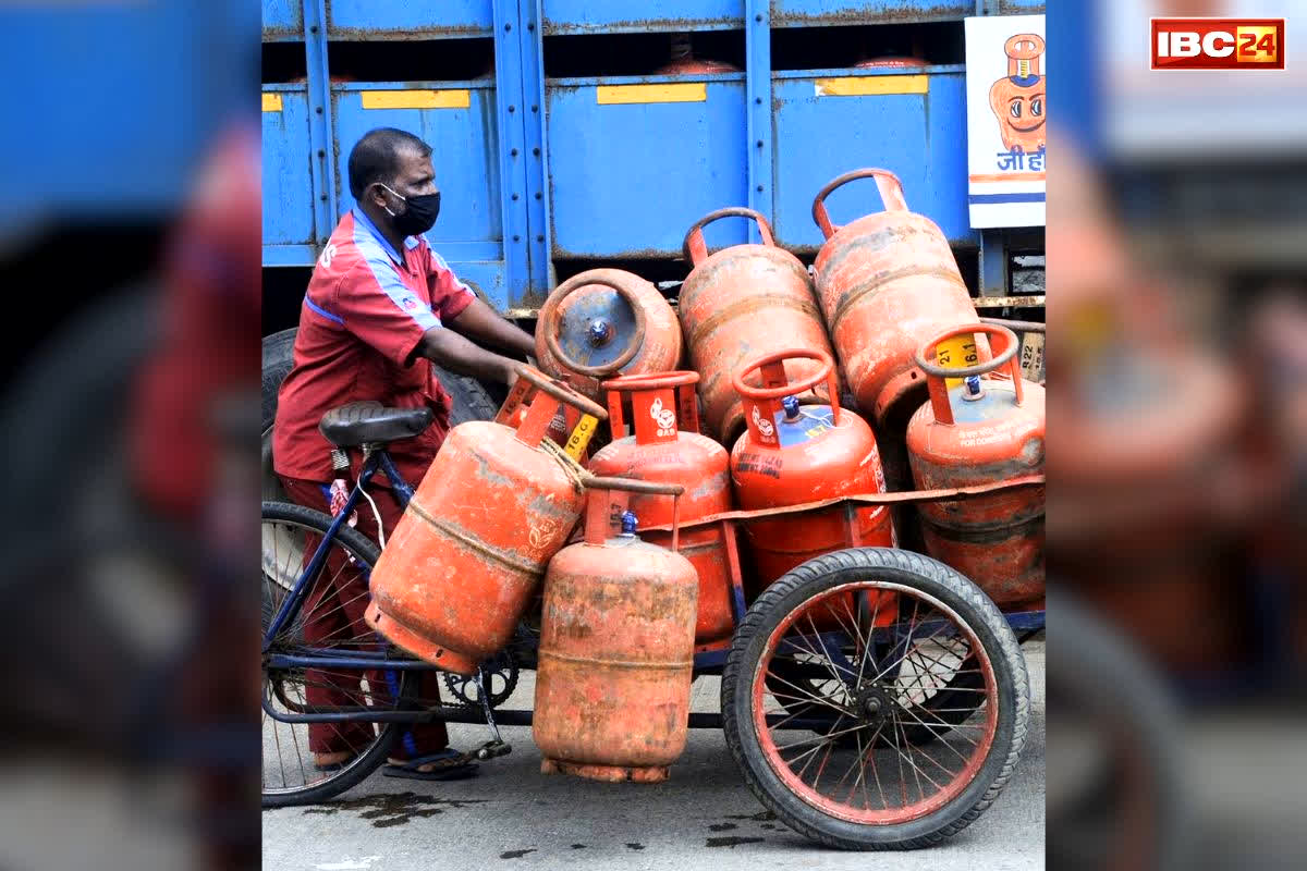 Rishikesh LPG Cylinder Shortage: “हमें कोयले और लकड़ी पर निर्भर रहना होगा”.. भारत के इस सबसे मशहूर टूरिस्ट प्लेस में गहराया LPG सिलेंडर का संकट, पेशोपेश में रेस्तरां व्यवसाई
