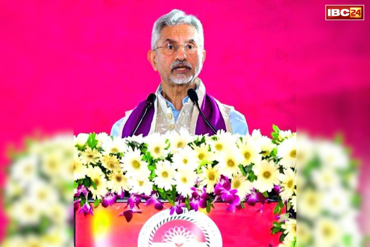 S. Jaishankar in Raipur IIM: रायपुर में विदेश मंत्री एस. जयशंकर.. IIM स्टूडेंट्स को किया सम्बोधित.. कोविड, वैश्विक युद्ध और जलवायु परिवर्तन को बताया सबसे बड़ा चैलेंज