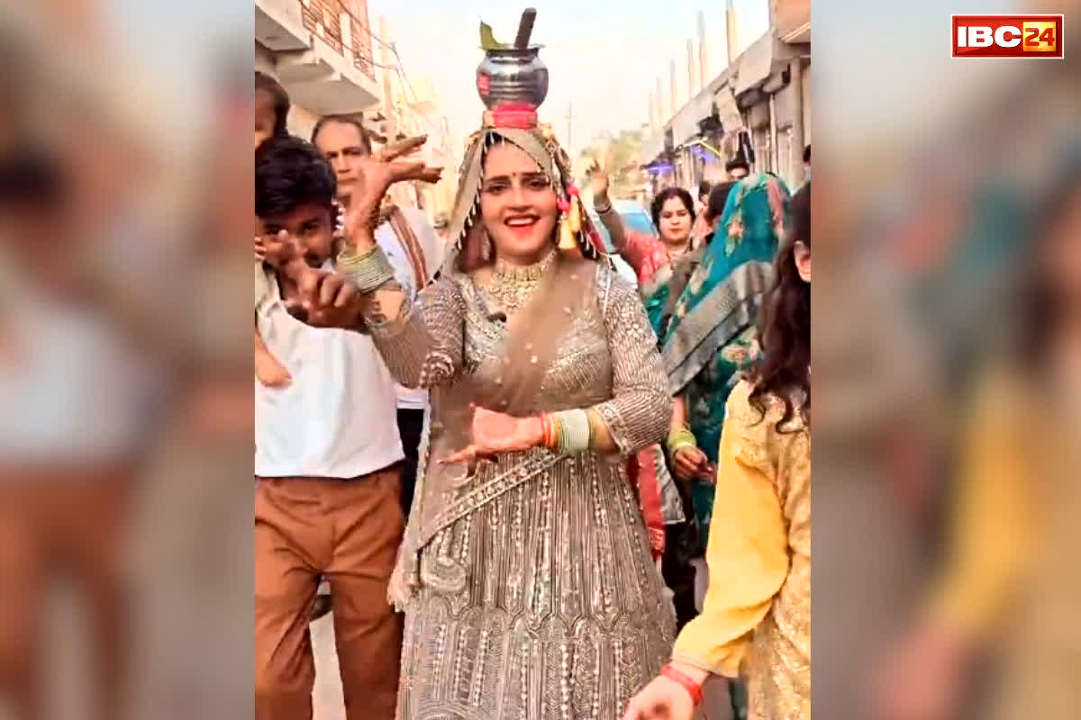 Seema Haider and Sachin News: छठें बच्चे का नाम रखा ‘भारत’.. कुंआ पूजन में साथ चलते दिखे वकील एपी सिंह, नाचती रहे सीमा हैदर और सचिन