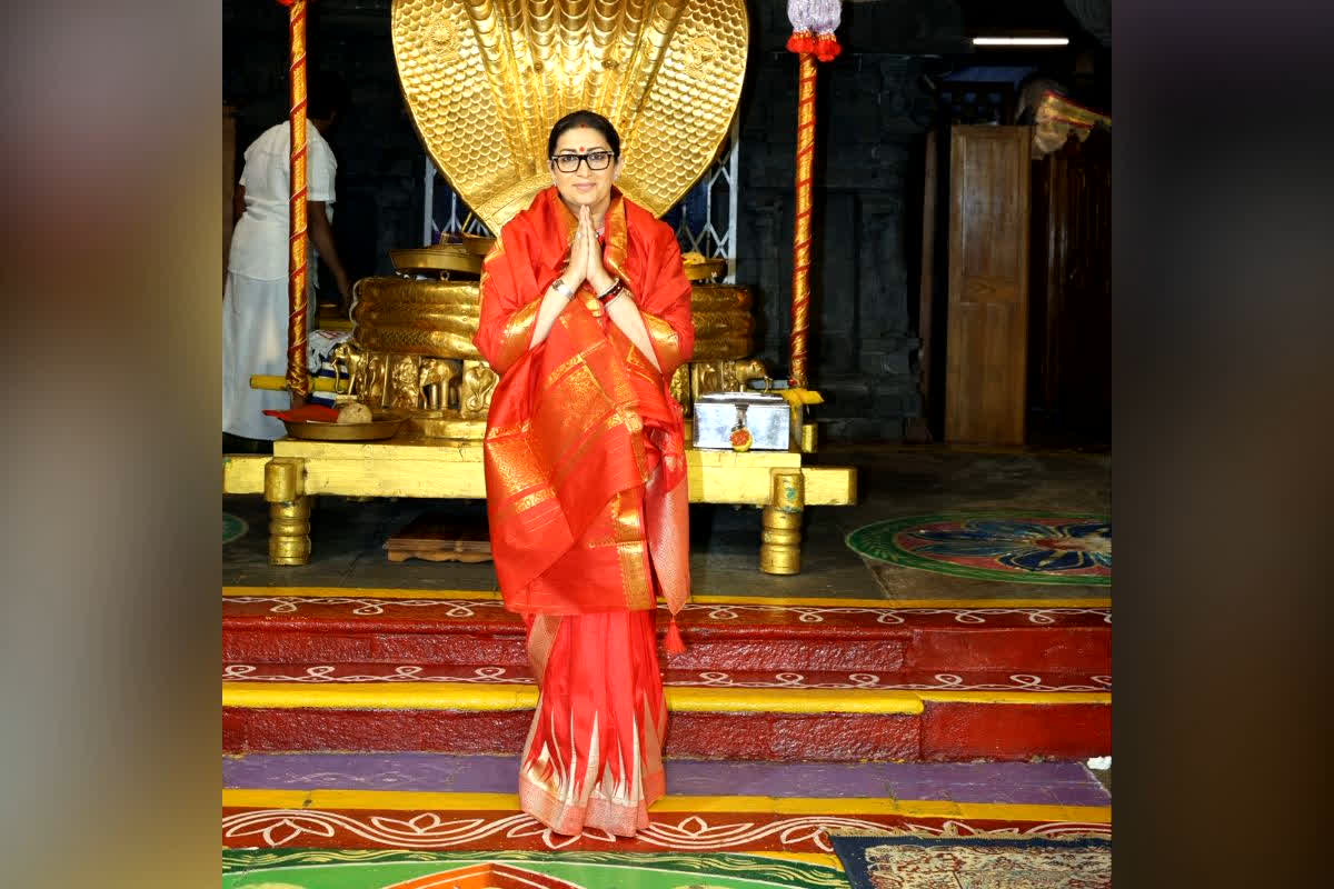 Smriti Irani On Akhilesh : सास-बहू वाली तो हार गई.. सदन में अखिलेश ने कसा तंज तो स्मृति ईरानी ने ऐसे किया पलटवार, दे दी ये बड़ी नसीहत