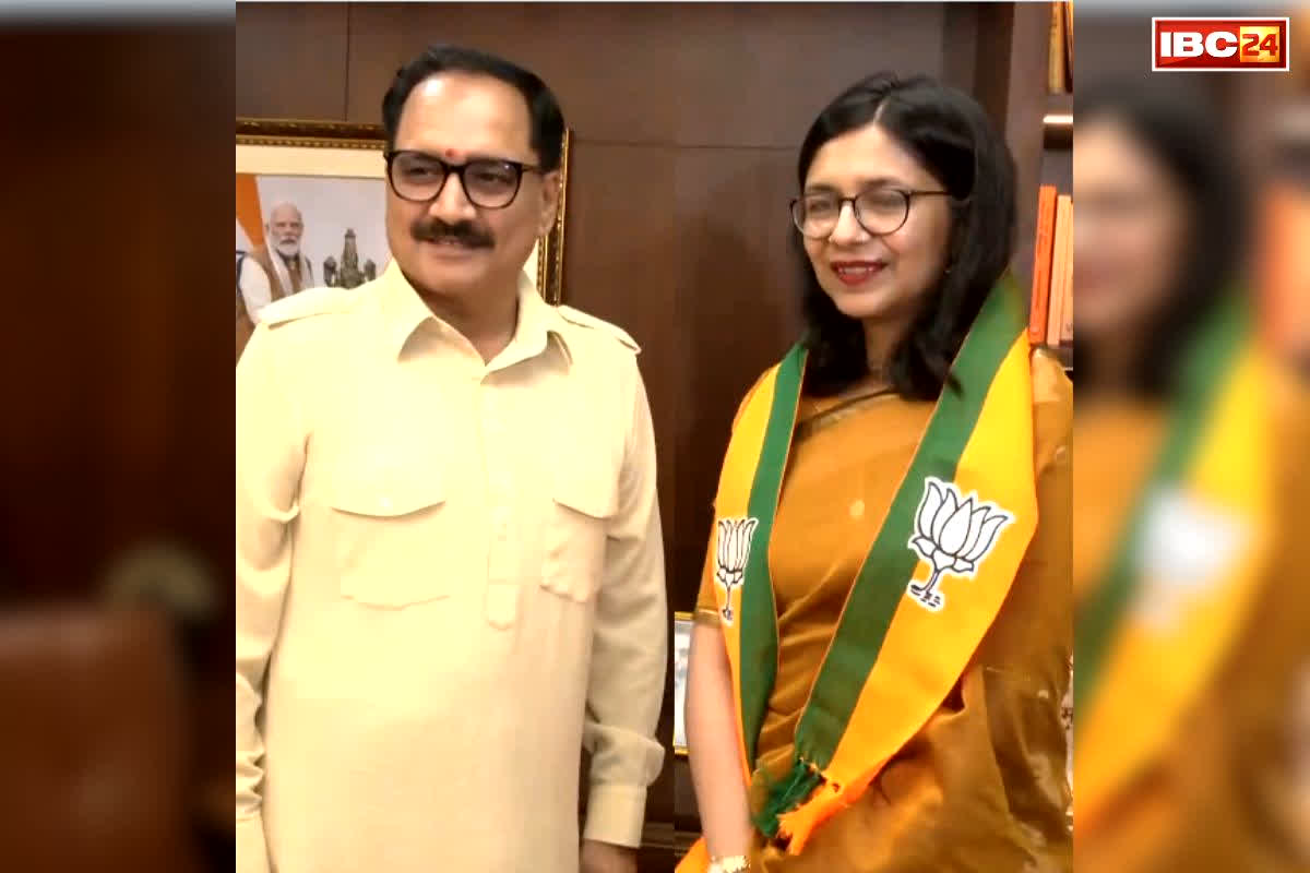 Swati Maliwal Joins BJP: भाजपा ज्वाइन करते ही PM मोदी और CM रेखा की मुरीद हुई सांसद मालीवाल.. कहा ‘मजबूरी में नहीं आई, खुलकर काम करूंगी दिल्ली के लिए’