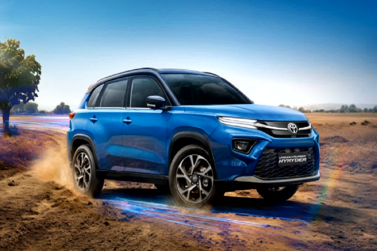 Toyota Cars Price Hike: अचानक 2 लाख रुपये से ज्यादा बढ़े टोयोटा कारों के दाम! जानिए अब Fortuner, Innova और Hyryder खरीदना जेब पर कितना पड़ेगा भारी